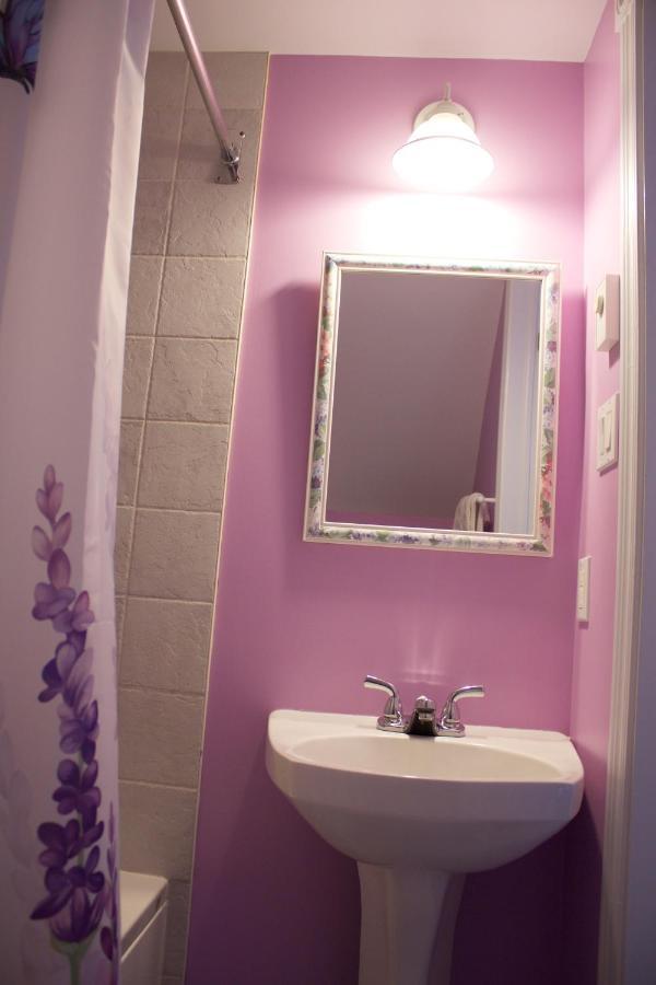 Chez Rosemarie Bed & Breakfast *