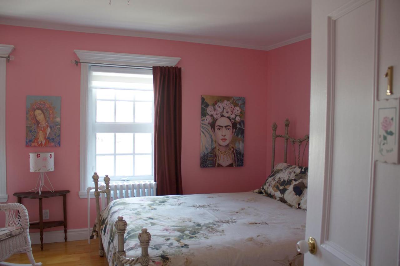 Chez Rosemarie Bed & Breakfast *